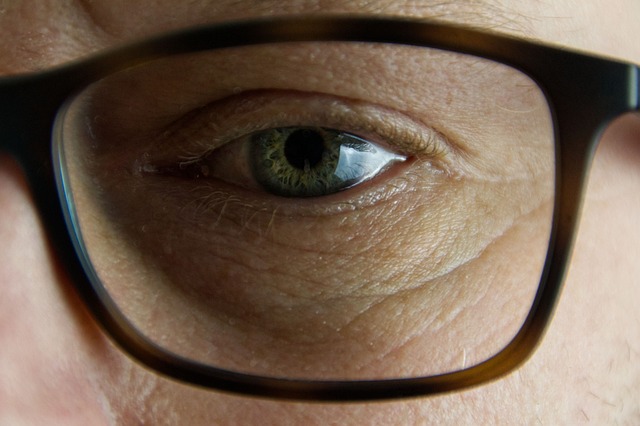 How to Style Yourself Post-Blepharoplasty